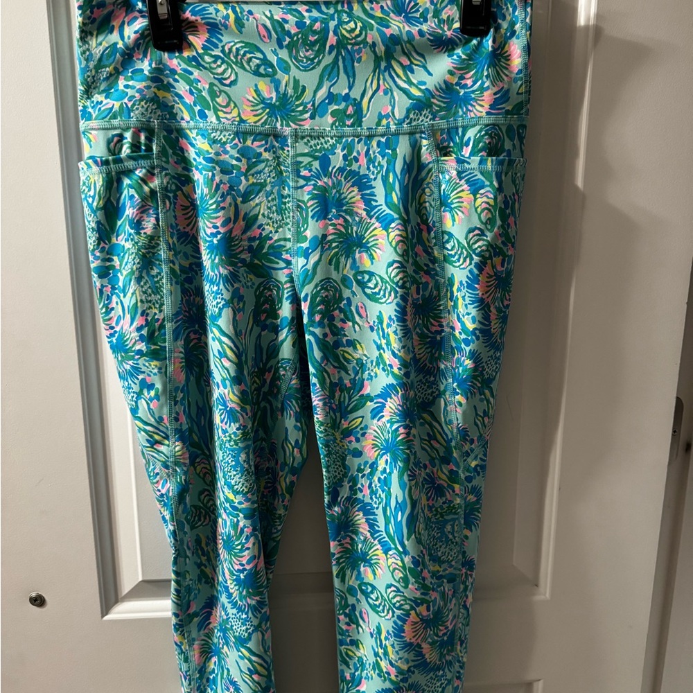 Turquoise Floral Patterned capri Leggings